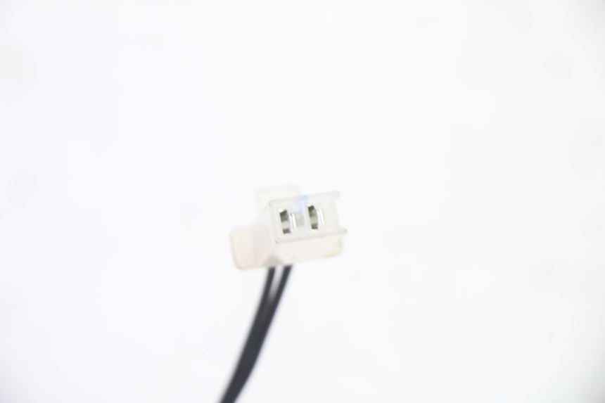 photo de SENSOR TEMPERATURA EXTERIOR PIAGGIO MP3 HPE 310 (2024 - 2025) - Primer plano técnico