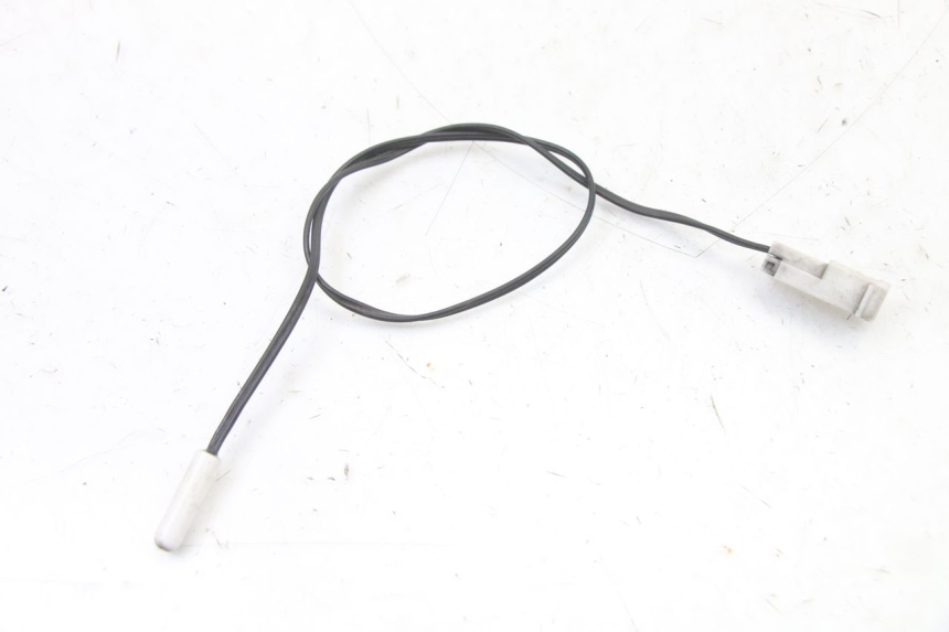 photo de SENSOR TEMPERATURA EXTERIOR PEUGEOT SATELIS 125 (2013 - 2018) - Detalle de la pieza