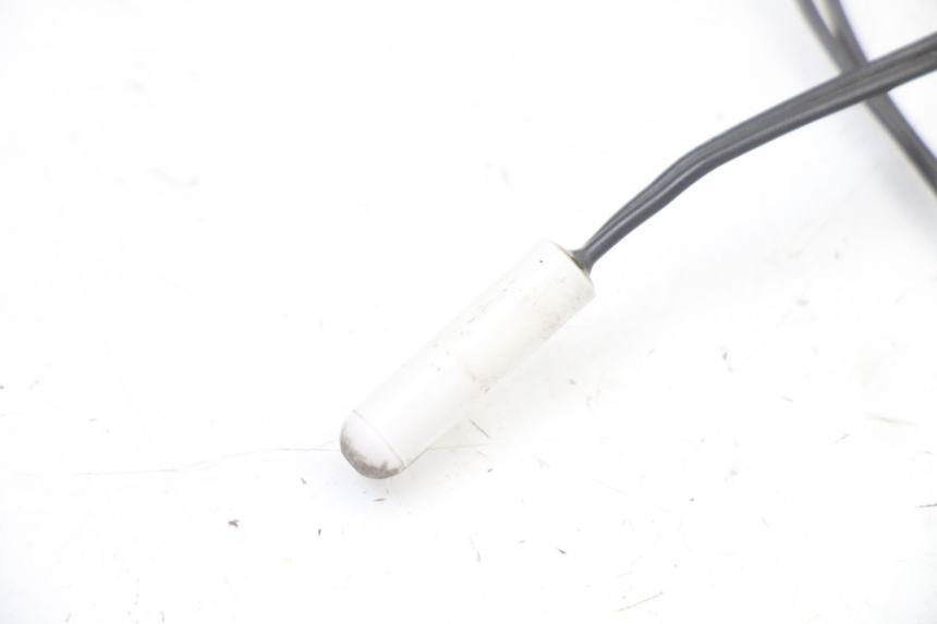 photo de SENSOR TEMPERATURA EXTERIOR PEUGEOT SATELIS 125 (2013 - 2018) - Zoom estado de uso