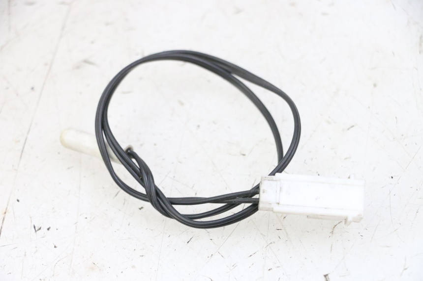 photo de SENSOR TEMPERATURA EXTERIOR PEUGEOT SATELIS 125 (2013 - 2018) - Zoom estado de uso