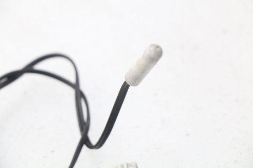 photo de SENSOR TEMPERATURA EXTERIOR PEUGEOT SATELIS 300 (2012 - 2015) - Otra perspectiva