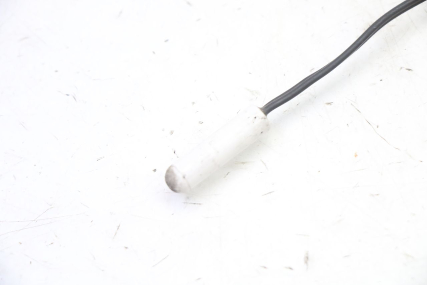 photo de SENSOR TEMPERATURA EXTERIOR PEUGEOT SATELIS 125 (2013 - 2018) - Zoom estado de uso