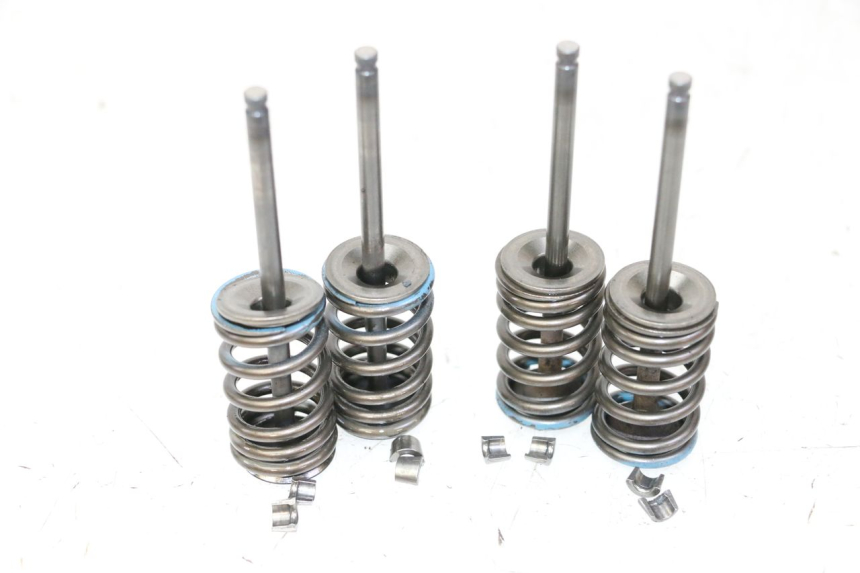 photo de VALVULA MOTOR SUZUKI BURGMAN 125 (2007 - 2014) - Primer plano técnico