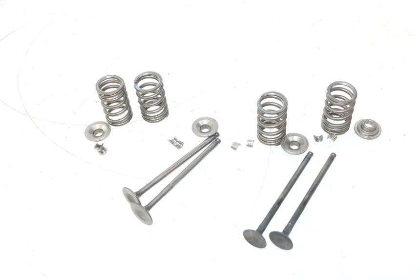 photo de VALVULA MOTOR SUZUKI BURGMAN 125 (2007 - 2014) - Primer plano técnico