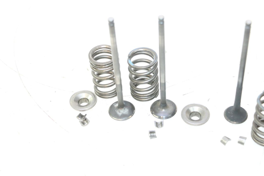 photo de VALVULA MOTOR SUZUKI BURGMAN 125 (2007 - 2014) - Estado de la superficie y material