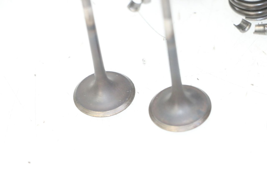 photo de VALVULA MOTOR HONDA CB R 1000 (2018 - 2023) - Marcados y referencias originales