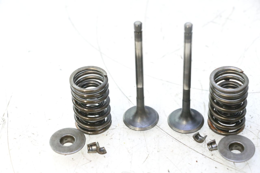 photo de VALVULA MOTOR HONDA CB TWO FIFTY 250 (1991 - 2002) - Detalle de la pieza