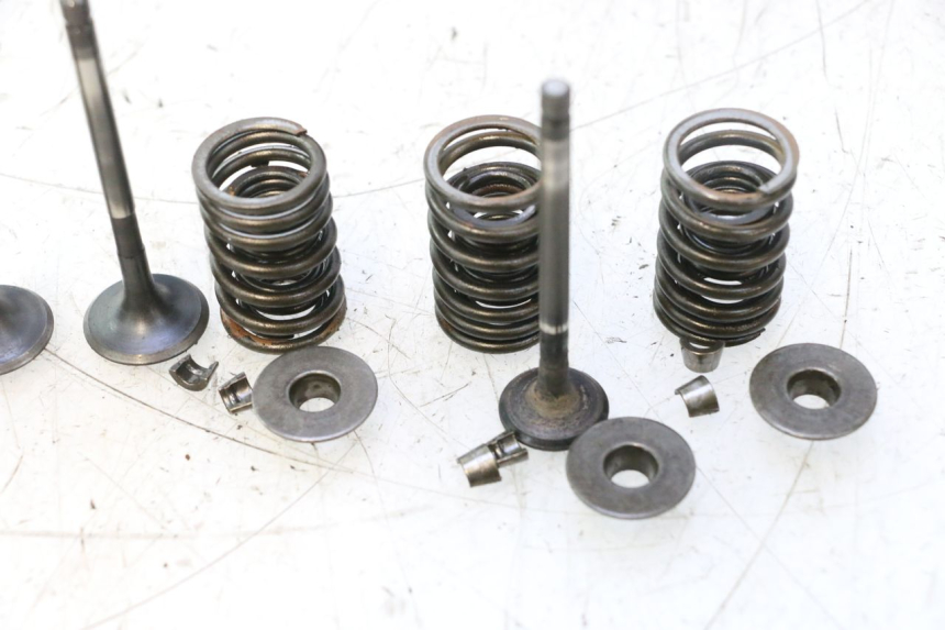 photo de VALVULA MOTOR HONDA CB TWO FIFTY 250 (1991 - 2002) - Zoom estado de uso