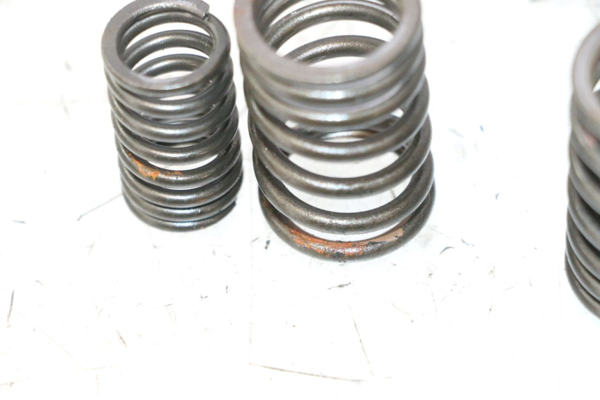 photo de VALVULA MOTOR HONDA CB TWO FIFTY 250 (1991 - 2002) - Marcados y referencias originales