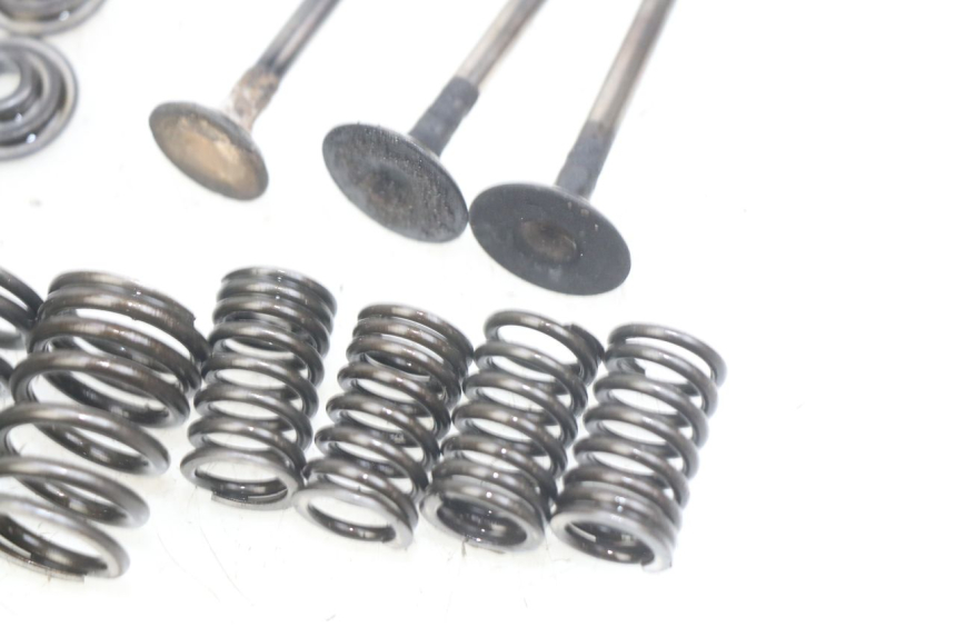 photo de VáLVULA HONDA CM 125 (1983 - 2003) - Otra perspectiva