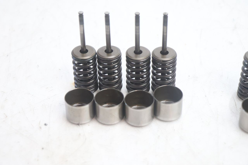 photo de VALVULA MOTOR HONDA FJS SILVER WING SILVERWING 400 (2005 - 2008) - Características distintivas