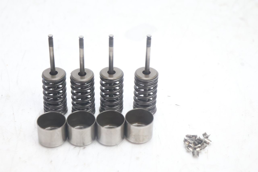 photo de VALVULA MOTOR HONDA FJS SILVER WING SILVERWING 400 (2005 - 2008) - Zoom sobre los componentes