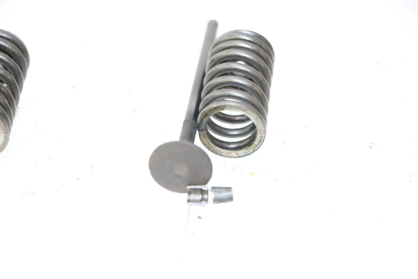 photo de VALVULA MOTOR PEUGEOT KISBEE 4T 50 (2010 - 2017) - Zoom estado de uso