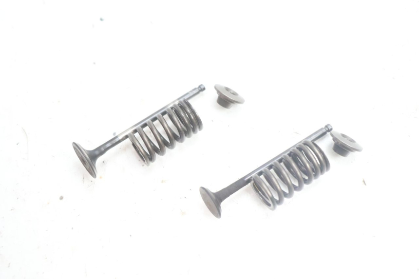 photo de VALVULA MOTOR PEUGEOT KISBEE 4T 50 (2010 - 2017) - Detalle de la pieza