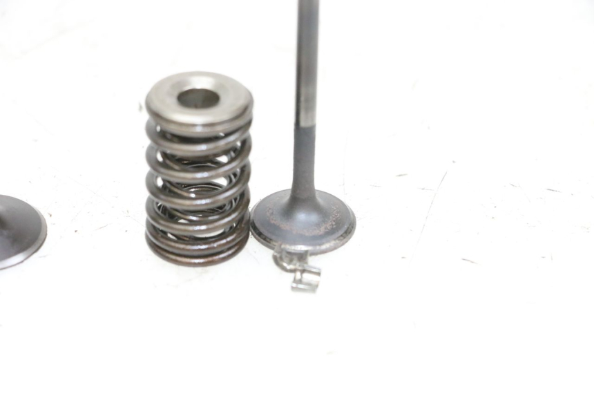 photo de VALVULA MOTOR KYMCO LIKE 125 (2009 - 2016) - Estado de la superficie y material