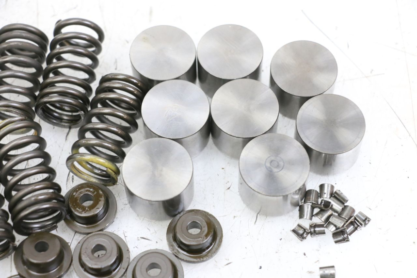 photo de VALVULA MOTOR SUZUKI GSR 750 (2011 - 2017) - Recambio usado revisado