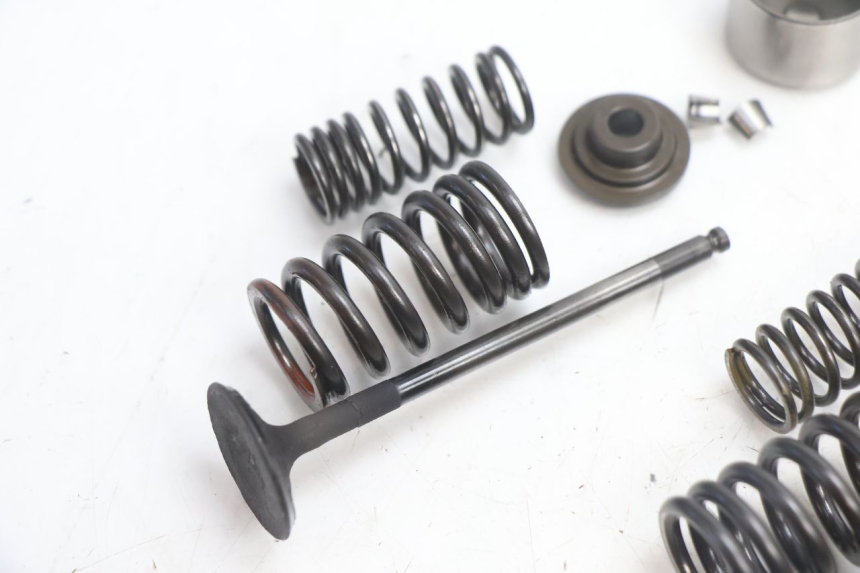 photo de VALVULA MOTOR SUZUKI SV S 650 (2003 - 2009) - Zoom estado de uso