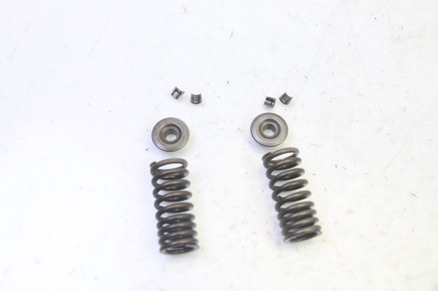 photo de VALVULA MOTOR YAMAHA X-MAX XMAX 125 (2010 - 2013) - Otra perspectiva