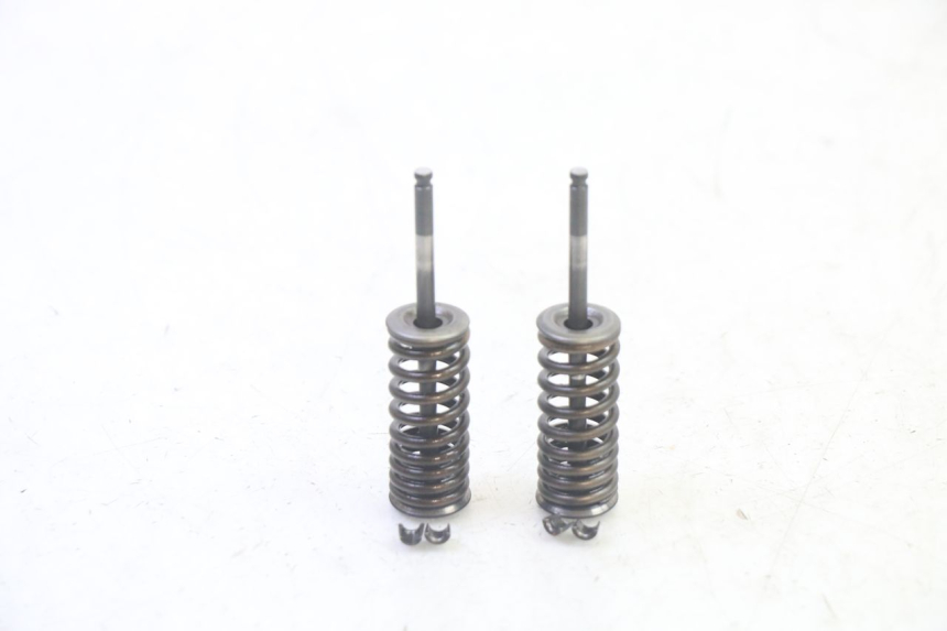 photo de VALVULA MOTOR YAMAHA X-MAX XMAX 125 (2010 - 2013) - Primer plano técnico