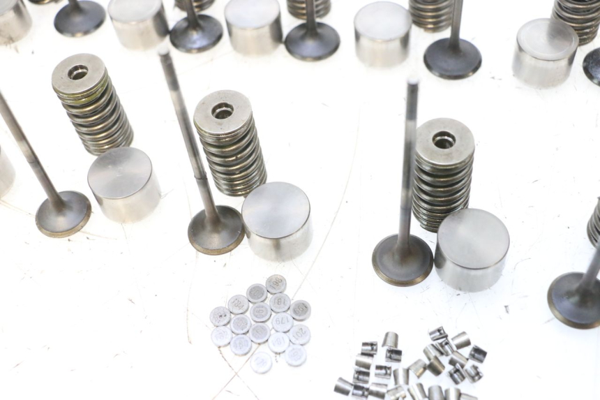 photo de VALVULA MOTOR YAMAHA XJ6 600 (2008 - 2016) - Características distintivas