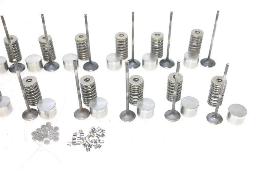 photo de VALVULA MOTOR YAMAHA XJ6 600 (2008 - 2016) - Enfoque en la estructura