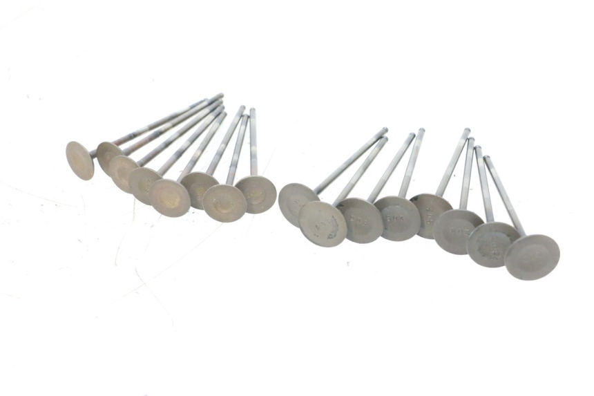 photo de VALVULA MOTOR YAMAHA XJ6 600 (2008 - 2016) - Detalles de los puntos de fijación