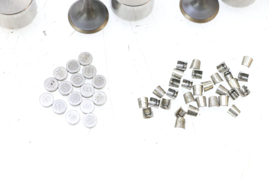 photo de VALVULA MOTOR YAMAHA XJ6 600 (2008 - 2016) - Estado de la superficie y material