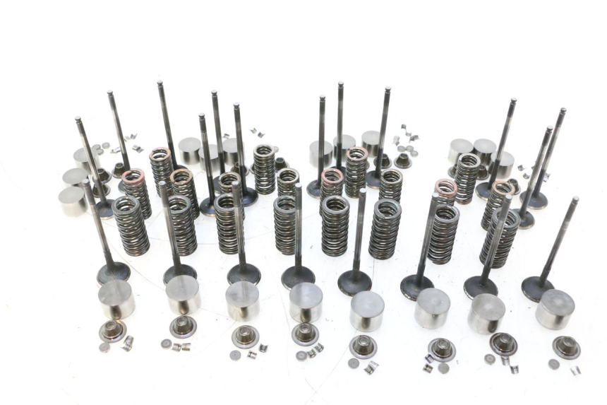 photo de VALVULA MOTOR YAMAHA YZF R GENESIS 750 (1993 - 1998) - Características distintivas