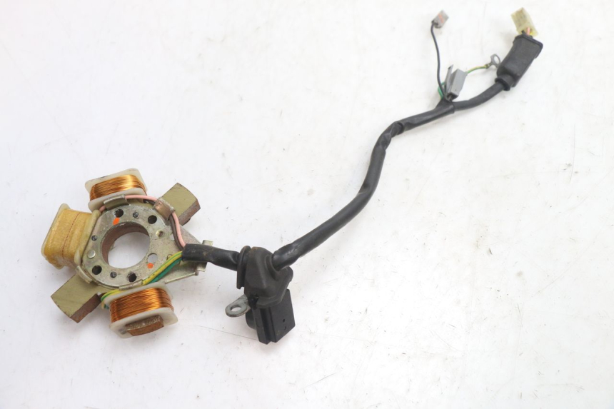 photo de STATOR PEUGEOT 103 SPX CLIP 50 (1989 - 1992) - Primer plano técnico
