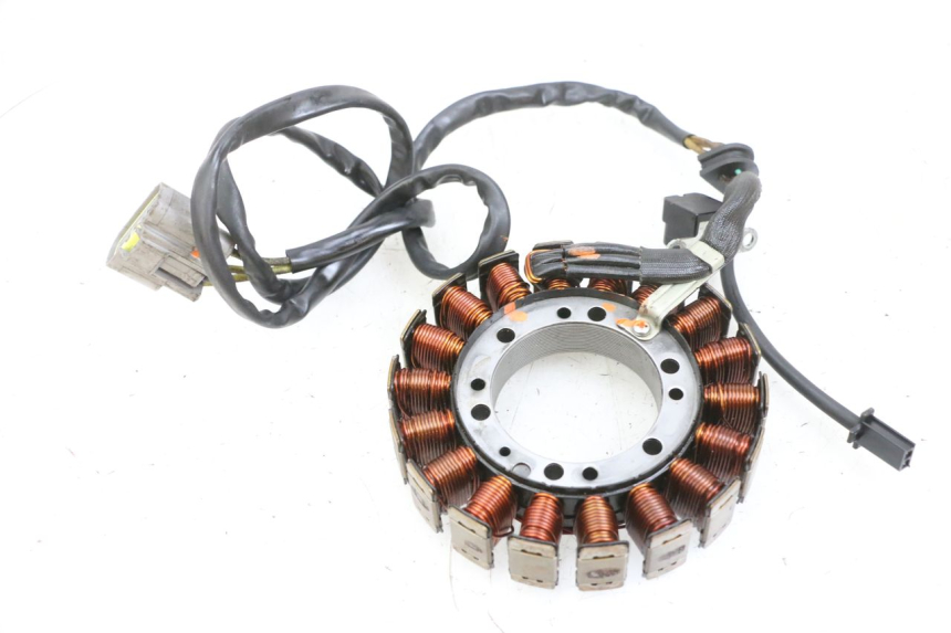 photo de STATOR SUZUKI BURGMAN 650 (2013 - 2020) - Primer plano técnico