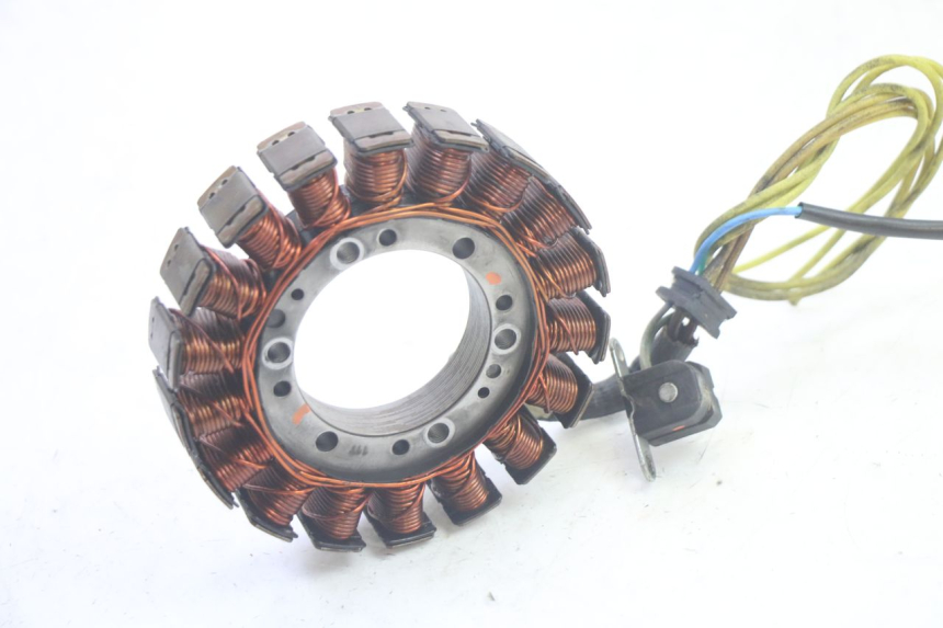 photo de STATOR SUZUKI BURGMAN EXECUTIVE ABS 650 (2006 - 2012) - Primer plano técnico