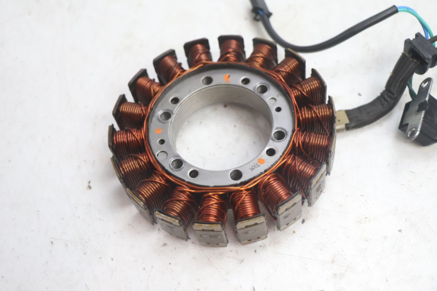photo de STATOR SUZUKI BURGMAN EXECUTIVE ABS 650 (2006 - 2012) - Detalle de la pieza