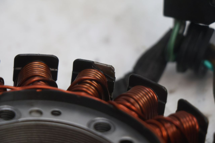 photo de STATOR SUZUKI BURGMAN EXECUTIVE ABS 650 (2006 - 2012) - Marcados y referencias originales