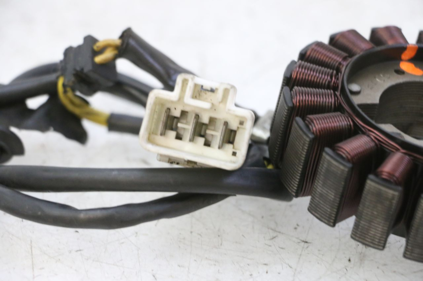 photo de ESTATOR HONDA FES S-WING SWING ABS 125 (2007 - 2015) - Estado de la superficie y material