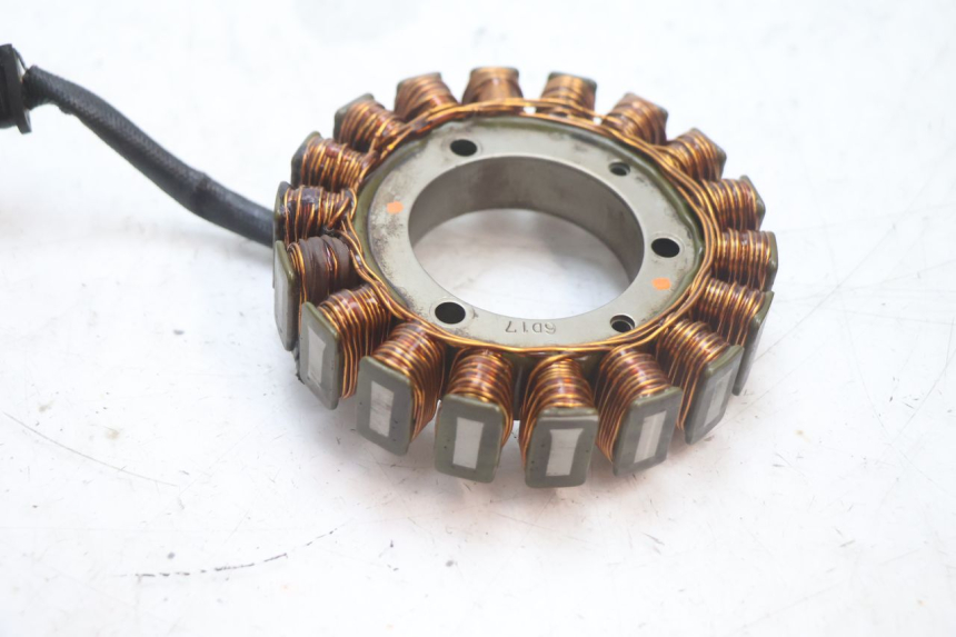 photo de STATOR HONDA FJS SILVER WING SILVERWING 400 (2005 - 2008) - Primer plano técnico