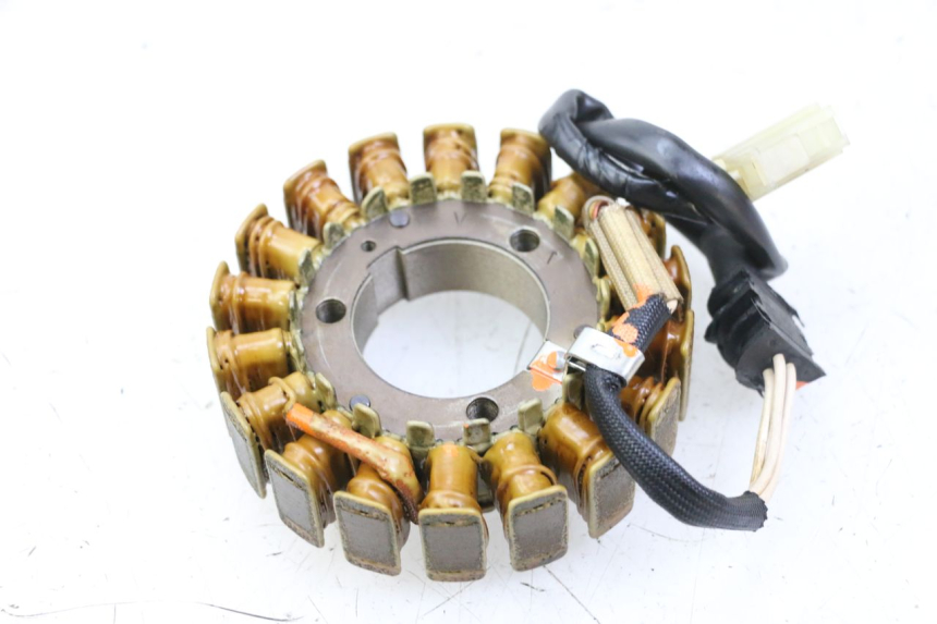 photo de STATOR YAMAHA FZ6 FAZER S2 600 (2007 - 2011) - Primer plano técnico
