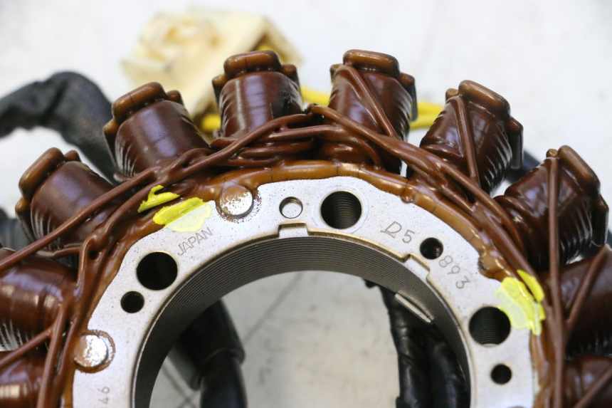 photo de ESTATOR GILERA GP 800 (2007 - 2013) - Detalles de los puntos de fijación