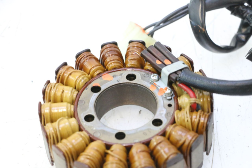 photo de STATOR SUZUKI GSR 600 (2005 - 2012) - Primer plano técnico