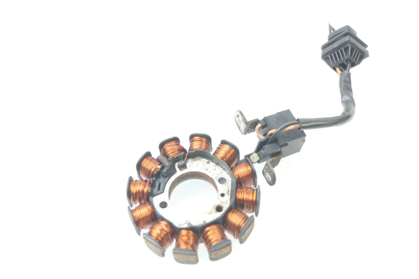 photo de STATOR PIAGGIO LIBERTY 4T 50 (2009 - 2015) - Detalles de los puntos de fijación