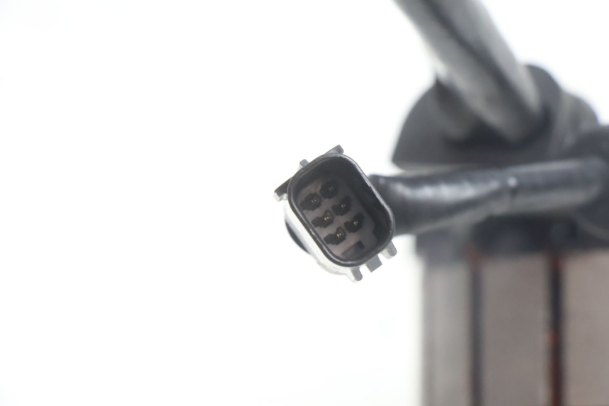 photo de STATOR YAMAHA N-MAX NMAX 125 (2021 - 2024) - Detalles de los puntos de fijación