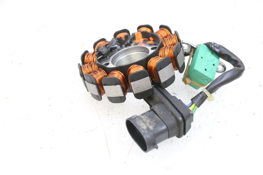 photo de STATOR PIAGGIO NEW TYPHOON 50 (2018 - 2021) - Primer plano técnico