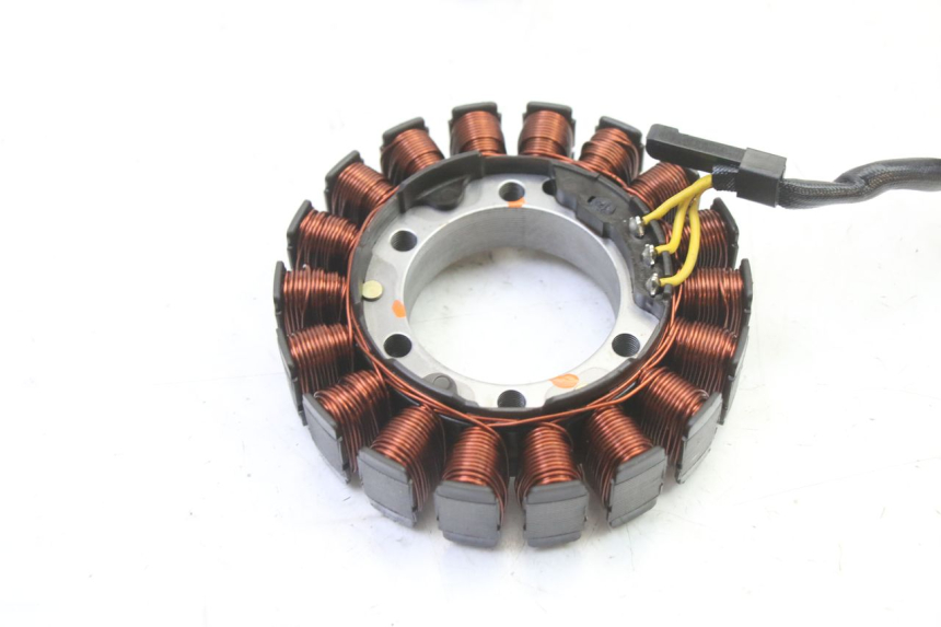 photo de STATOR HONDA NTV DEAUVILLE 650 (2001 - 2006) - Primer plano técnico