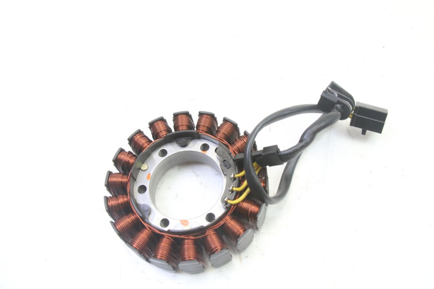 photo de STATOR HONDA NTV DEAUVILLE 650 (2001 - 2006) - Detalles de los puntos de fijación