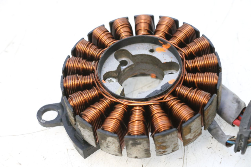 photo de STATOR HONDA PCX (JF57/JF64) 125 (2014 - 2018) - Otra vista del artículo