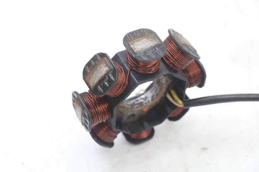 photo de STATOR PEUGEOT DJANGO 125 (2014 - 2017) - Estado de la superficie y material