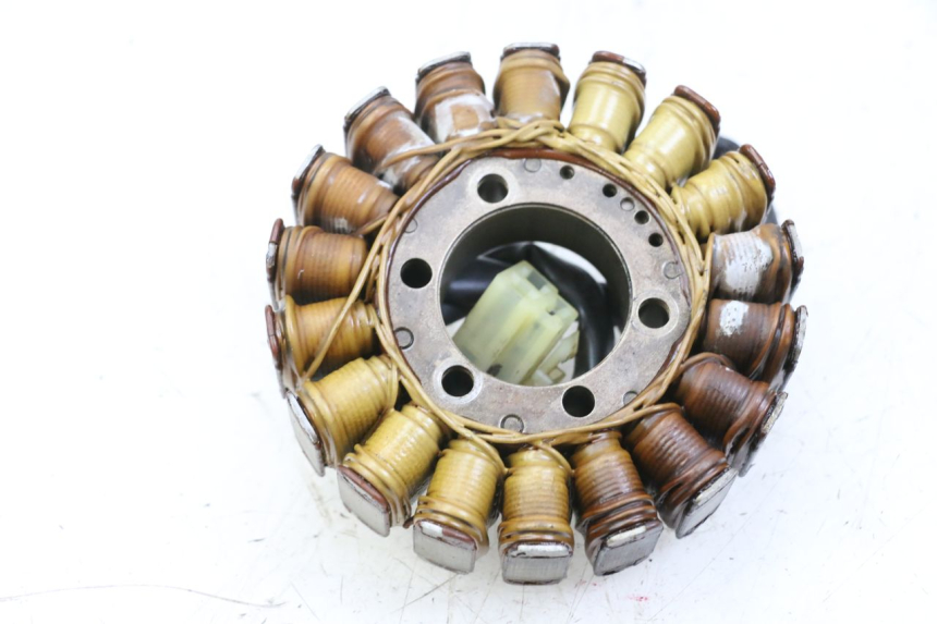 photo de STATOR SUZUKI GSR 750 (2011 - 2017) - Zoom estado de uso