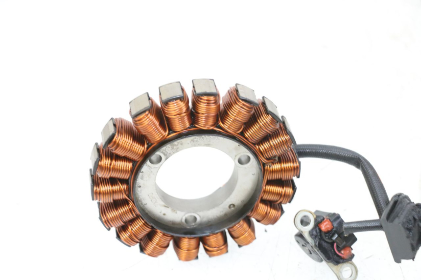 photo de STATOR SUZUKI GSX F GSXF 650 (2007 - 2015) - Primer plano técnico