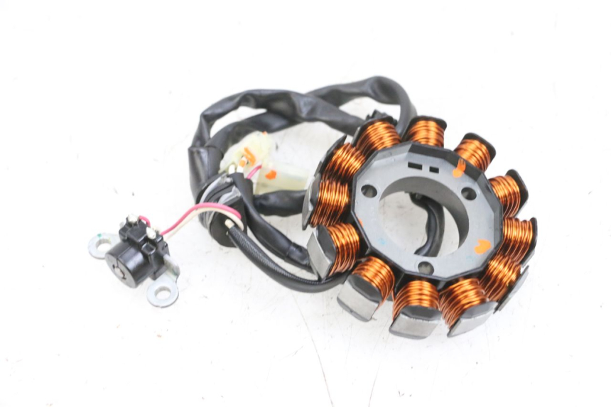 photo de STATOR YAMAHA TRICITY 300 (2020 - 2024) - Estado de la superficie y material