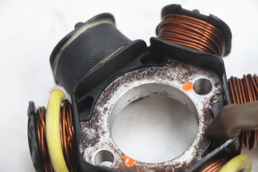 photo de STATOR PEUGEOT VIVACITY 50 (1998 - 2003) - Otra perspectiva