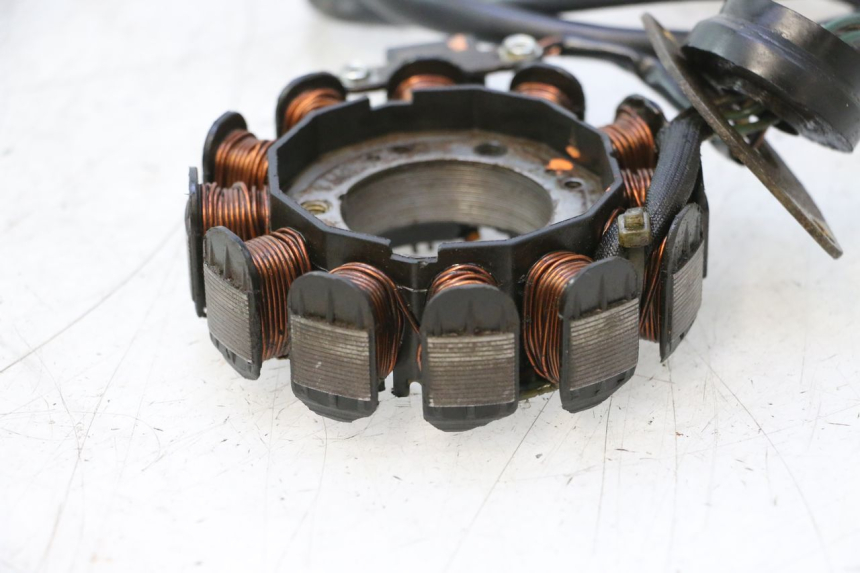 photo de STATOR YAMAHA WAVE RUNNER GP R 1200 (2000 - 2003) - Otra perspectiva